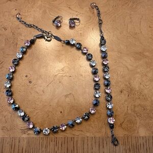 Sabika set.  Necklace, earrings and bracelet